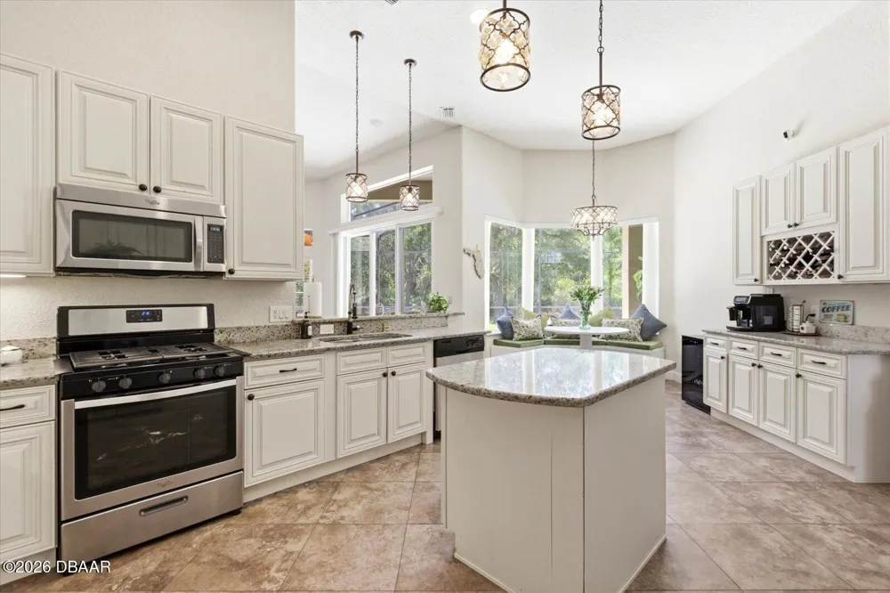 14106 Oakwood Cove Lane Orlando, FL 32832