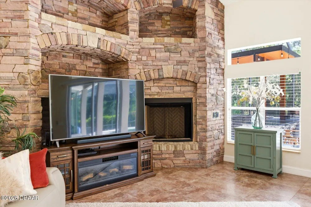 14106 Oakwood Cove Lane Orlando, FL 32832