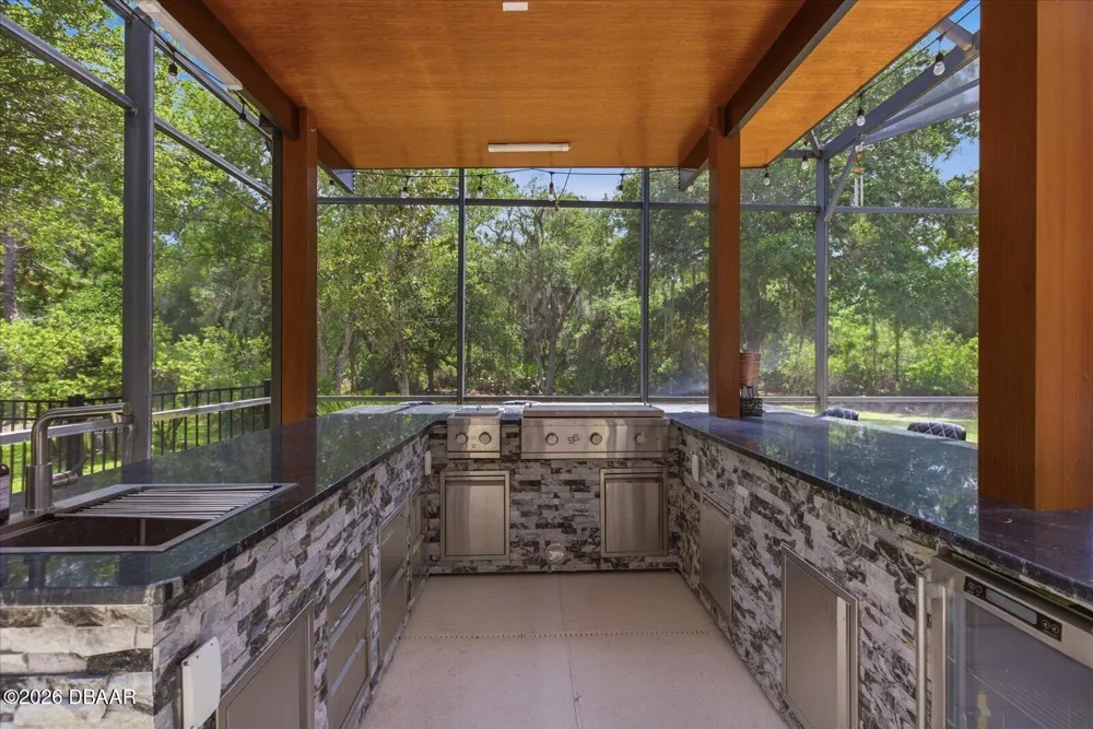 14106 Oakwood Cove Lane Orlando, FL 32832