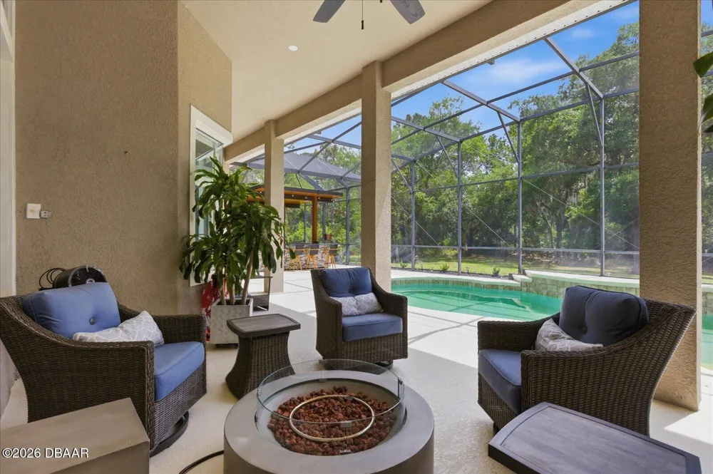 14106 Oakwood Cove Lane Orlando, FL 32832