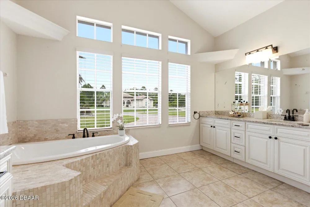 14106 Oakwood Cove Lane Orlando, FL 32832