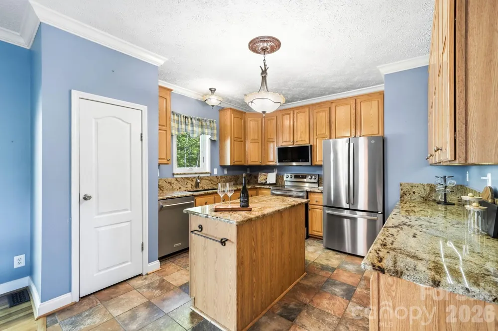394 Hummingbird Lane Elk Park, NC 28622
