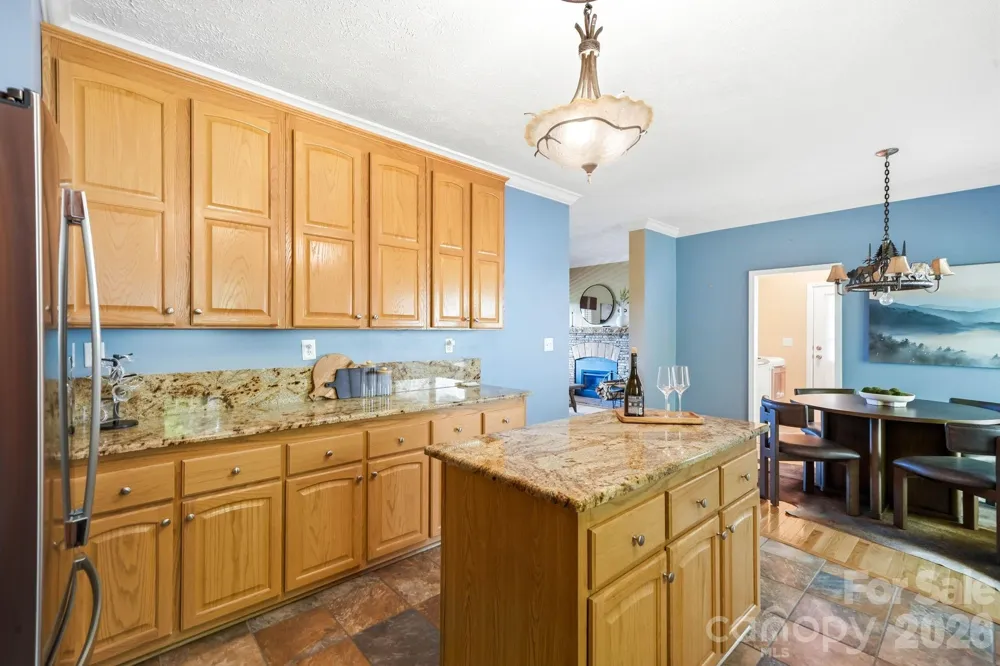 394 Hummingbird Lane Elk Park, NC 28622