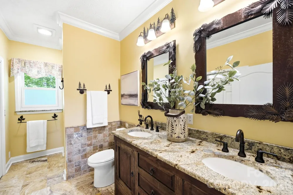 394 Hummingbird Lane Elk Park, NC 28622