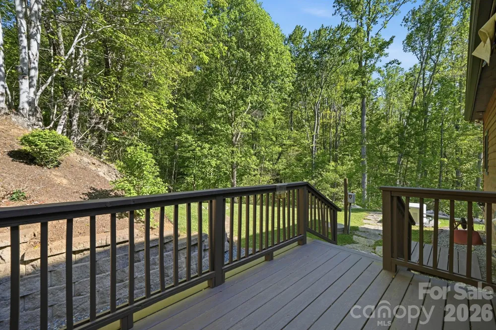 394 Hummingbird Lane Elk Park, NC 28622