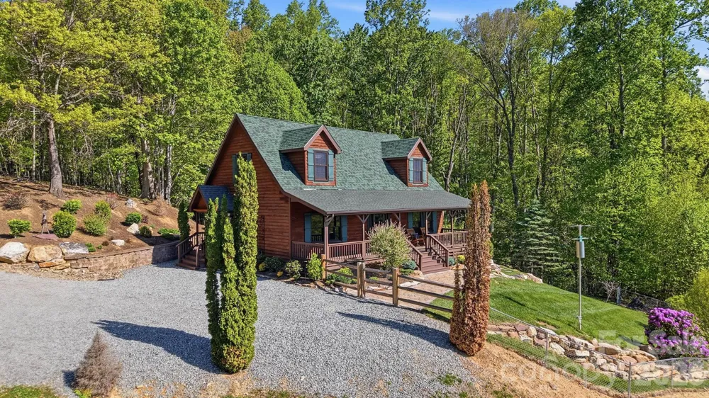 394 Hummingbird Lane Elk Park, NC 28622