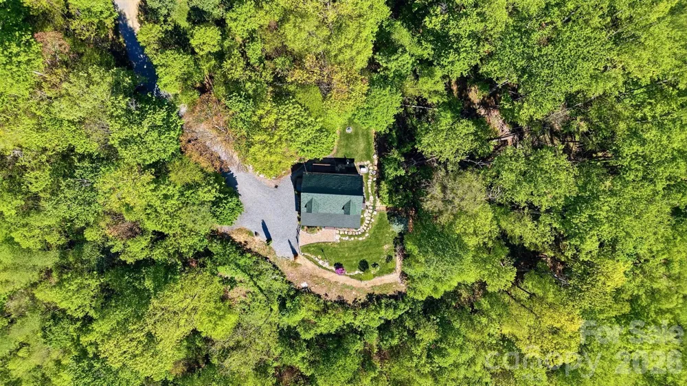 394 Hummingbird Lane Elk Park, NC 28622