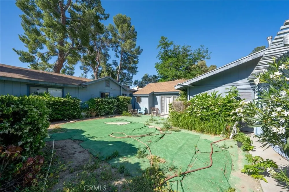 28717 Bouquet Canyon Saugus, CA 91390