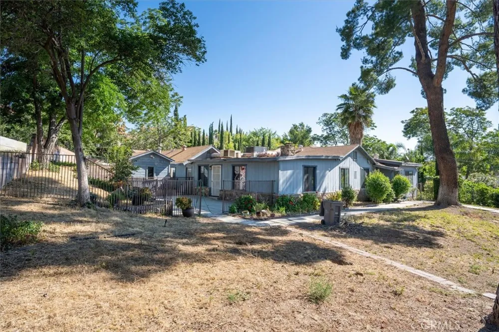 28717 Bouquet Canyon Saugus, CA 91390