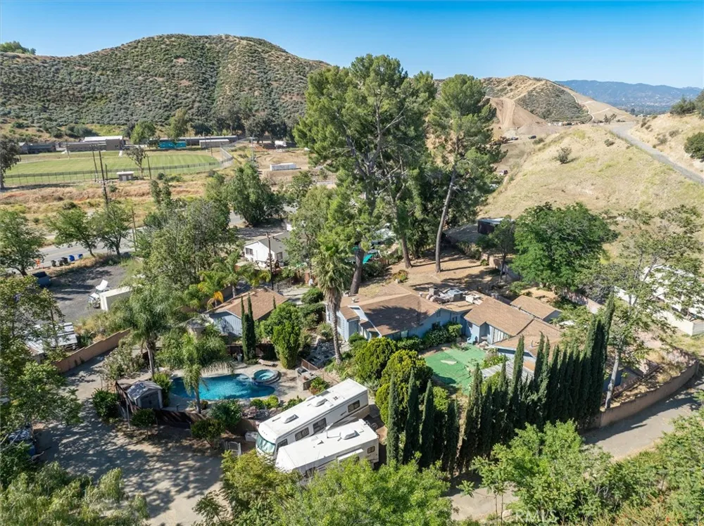 28717 Bouquet Canyon Saugus, CA 91390