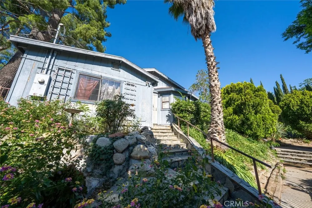 28717 Bouquet Canyon Saugus, CA 91390