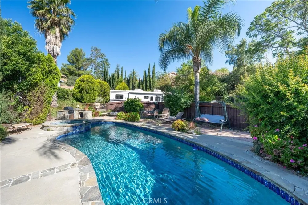 28717 Bouquet Canyon Saugus, CA 91390