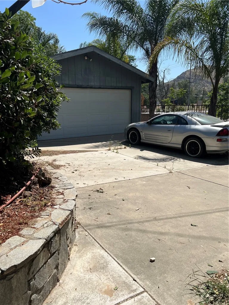 28717 Bouquet Canyon Saugus, CA 91390
