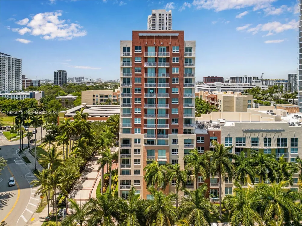 2000 Bayshore Dr #702 Miami, FL 33137