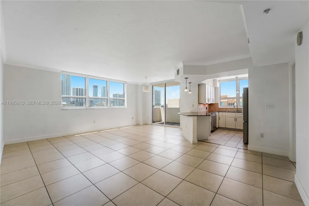 2000 Bayshore Dr #702 Miami, FL 33137