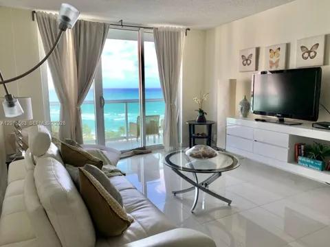 3901 S Ocean Dr #10Z