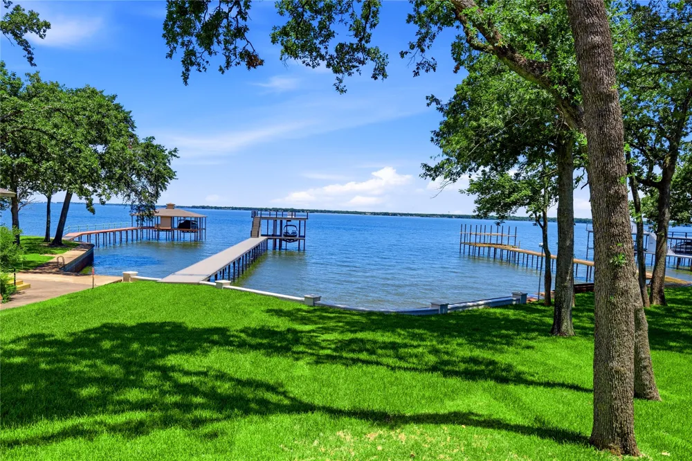 100 Brentwood Estates Drive Trinidad, TX 75163