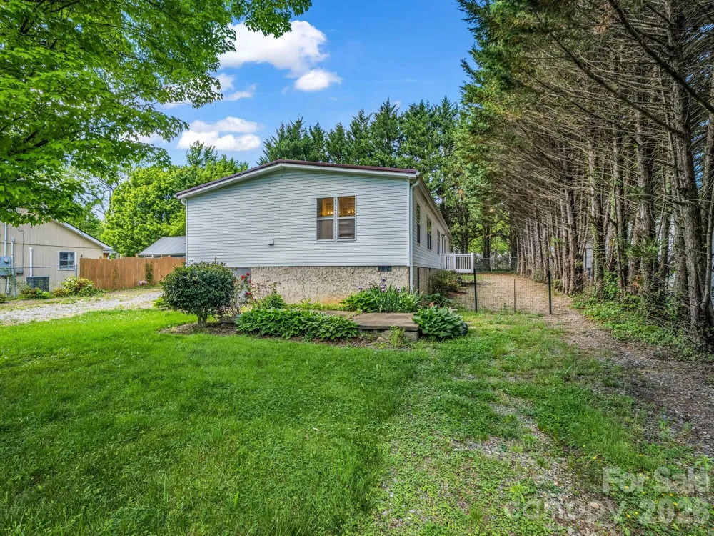 213 Old State Ten Road Black Mountain, NC 28711