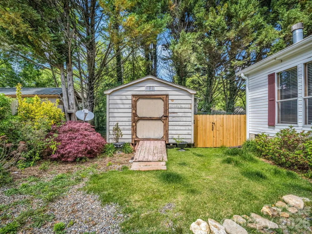 213 Old State Ten Road Black Mountain, NC 28711