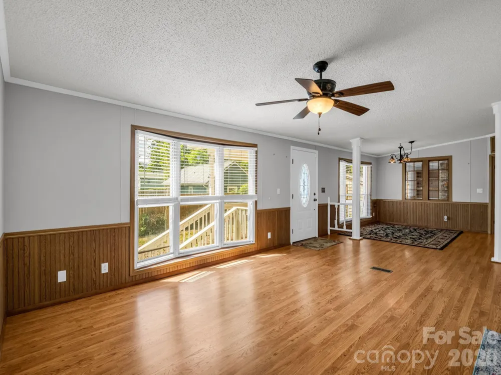213 Old State Ten Road Black Mountain, NC 28711
