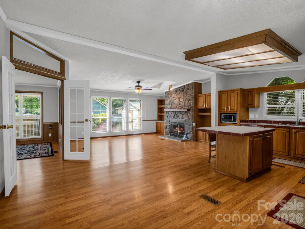 213 Old State Ten Road Black Mountain, NC 28711