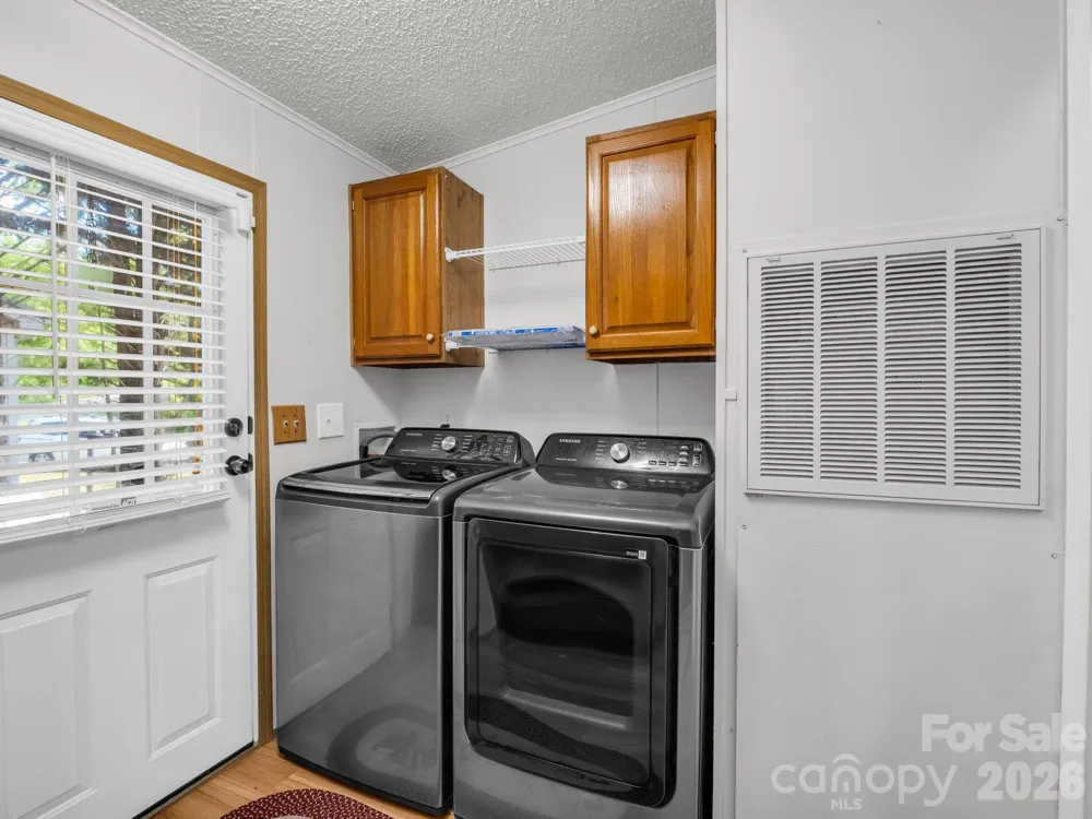 213 Old State Ten Road Black Mountain, NC 28711