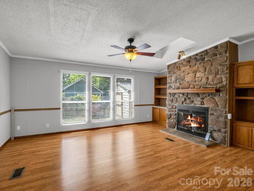 213 Old State Ten Road Black Mountain, NC 28711