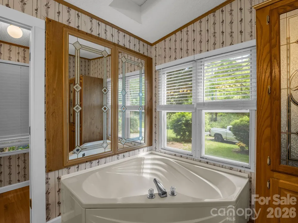 213 Old State Ten Road Black Mountain, NC 28711
