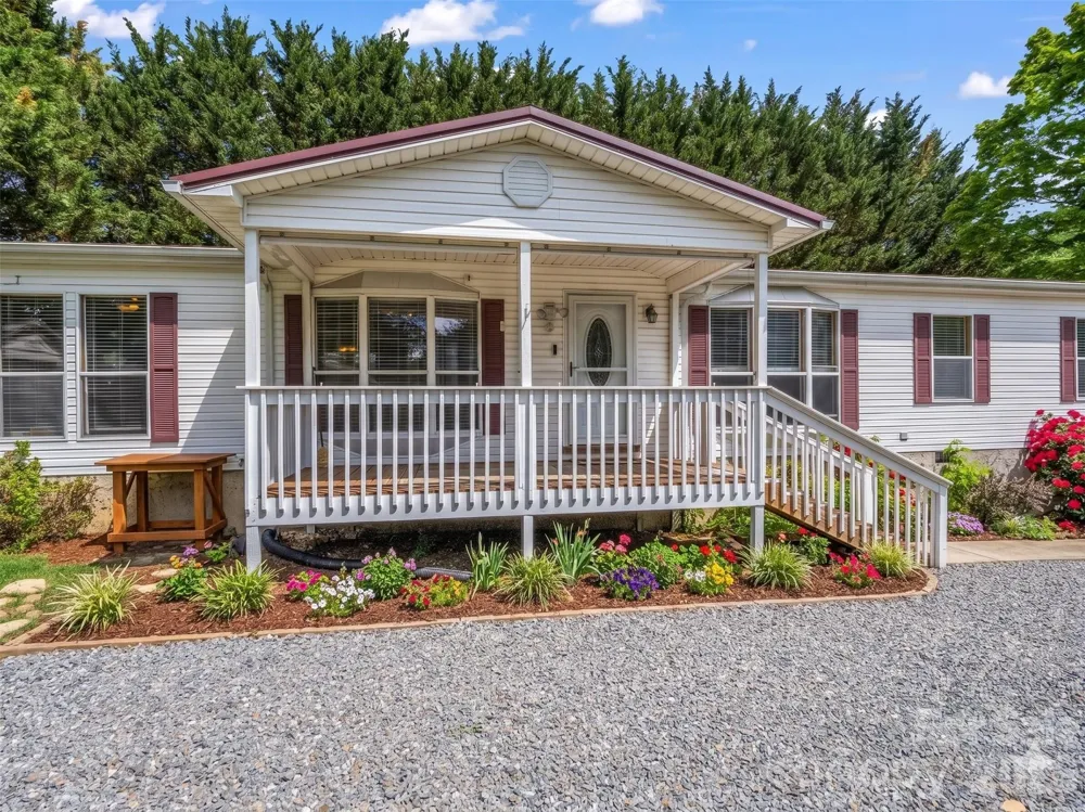 213 Old State Ten Road Black Mountain, NC 28711