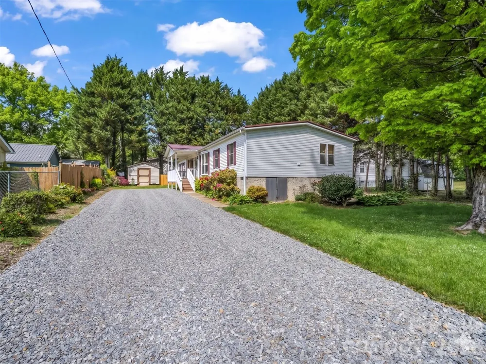213 Old State Ten Road Black Mountain, NC 28711