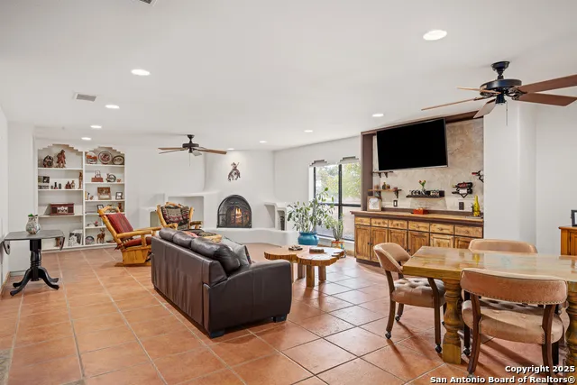 1158 ORCHARD PARK BLVD Medina, TX 78055