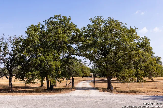 1158 ORCHARD PARK BLVD Medina, TX 78055