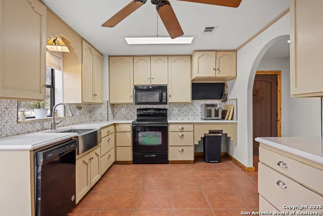 1158 ORCHARD PARK BLVD Medina, TX 78055