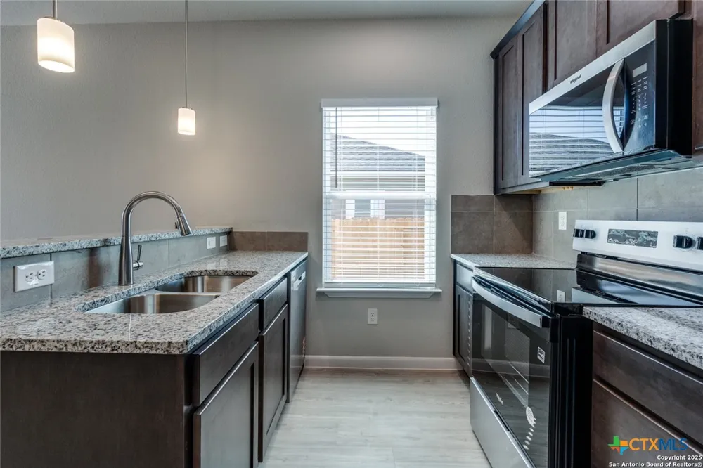 404 Trefger Street Seguin, TX 78155