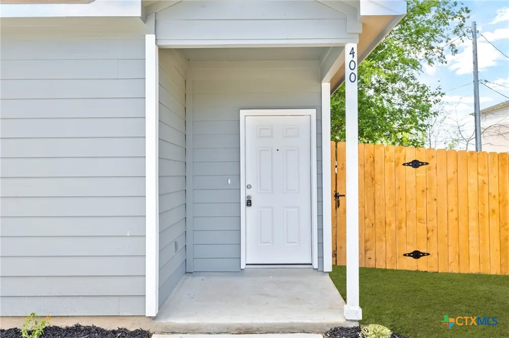 404 Trefger Street Seguin, TX 78155