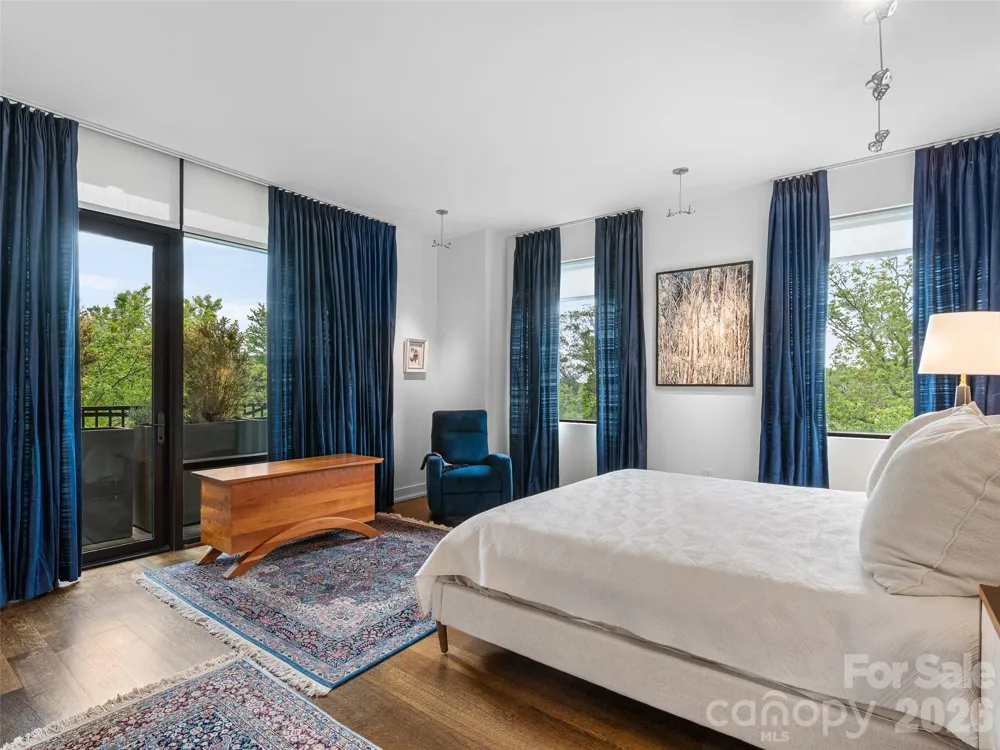 60 Market Street #217 Asheville, NC 28801