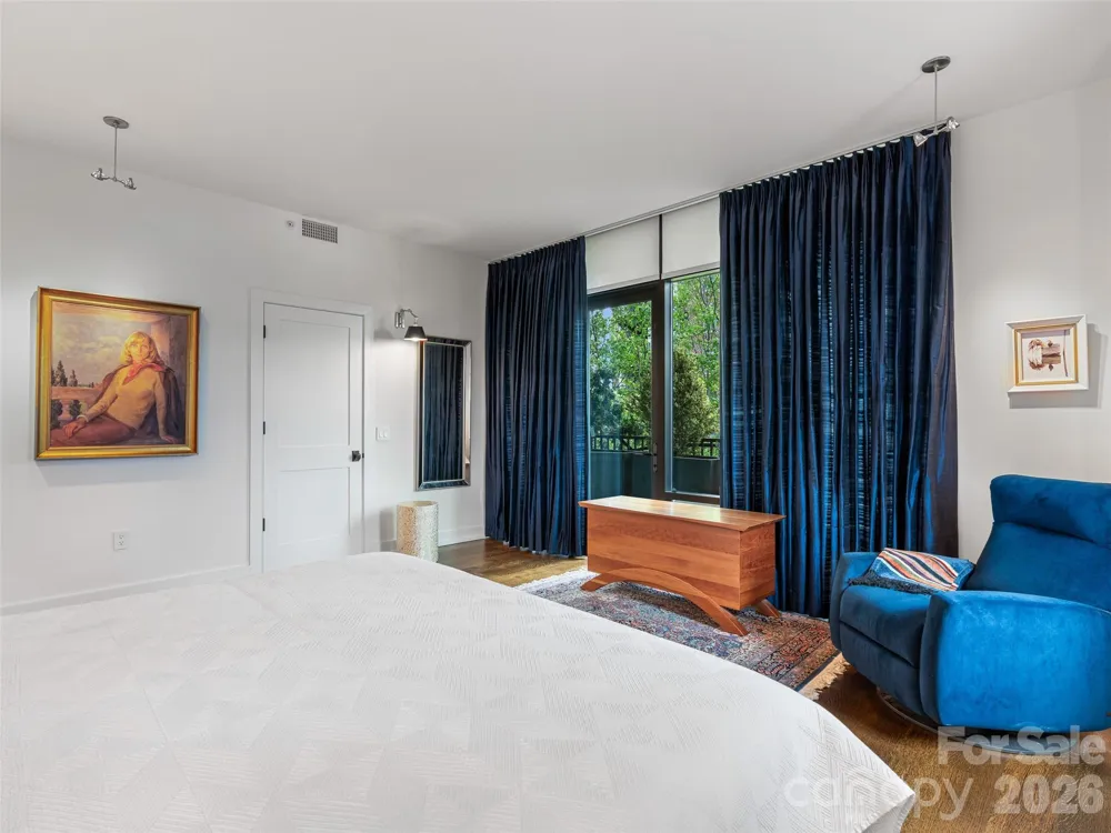60 Market Street #217 Asheville, NC 28801