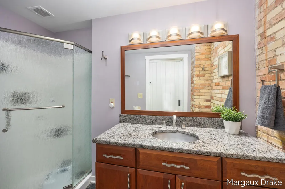 940 Monroe Avenue NW #552 Grand Rapids, MI 49503