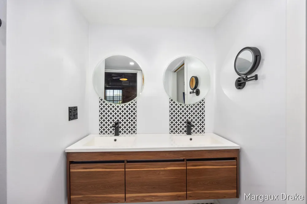 940 Monroe Avenue NW #552 Grand Rapids, MI 49503