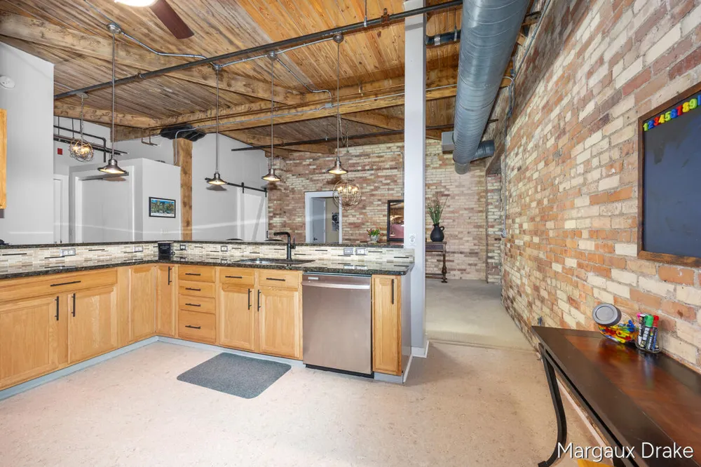 940 Monroe Avenue NW #552 Grand Rapids, MI 49503