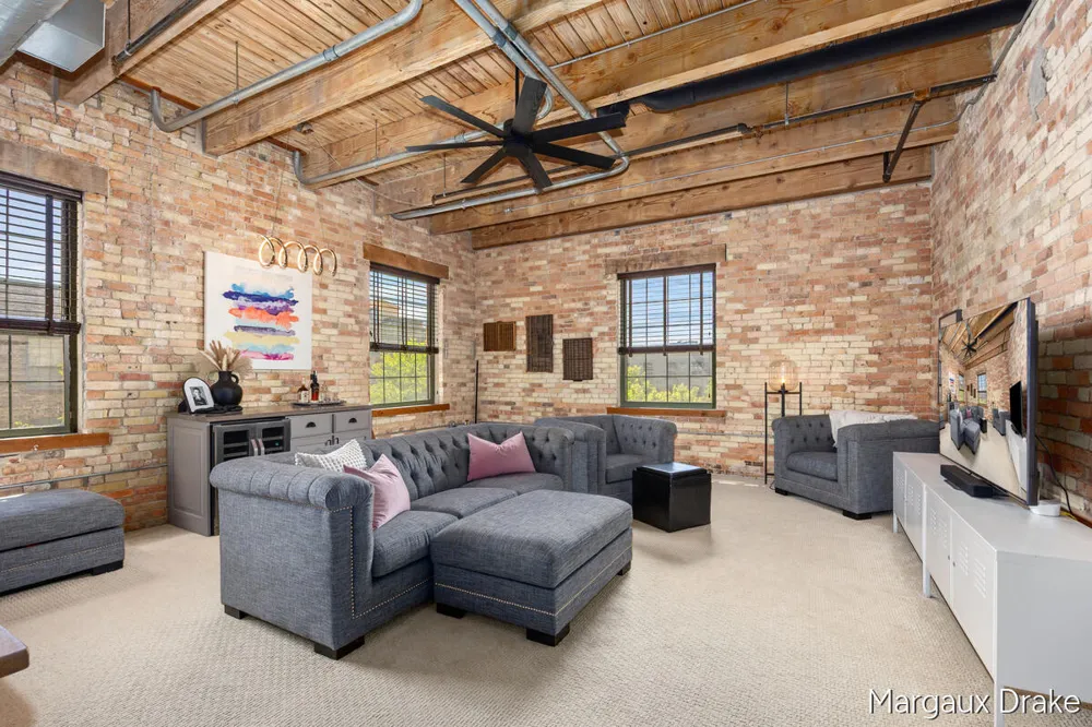 940 Monroe Avenue NW #552 Grand Rapids, MI 49503