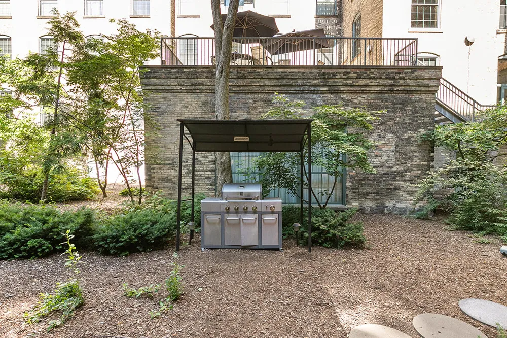 940 Monroe Avenue NW #552 Grand Rapids, MI 49503