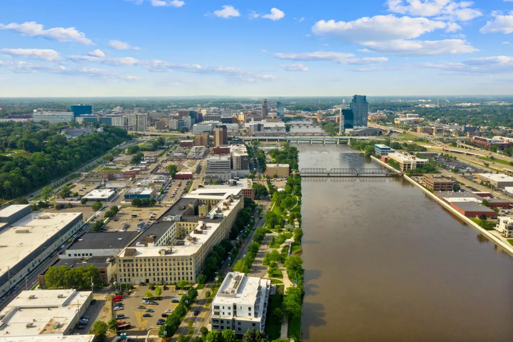 940 Monroe Avenue NW #552 Grand Rapids, MI 49503