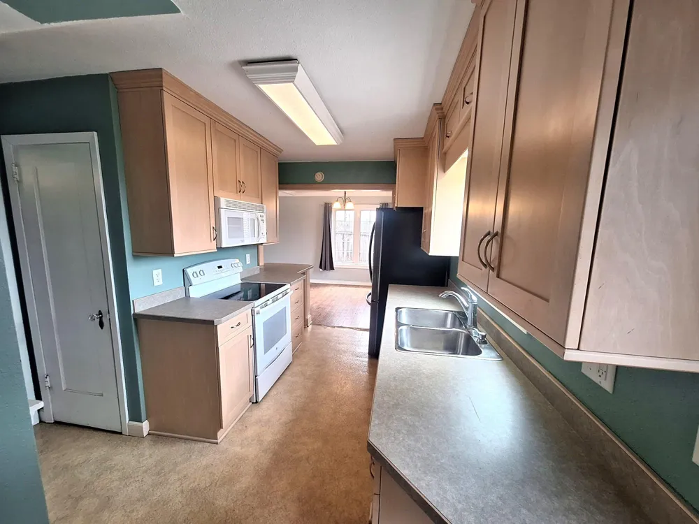 911 Emmerling Avenue Walhalla, ND 58282