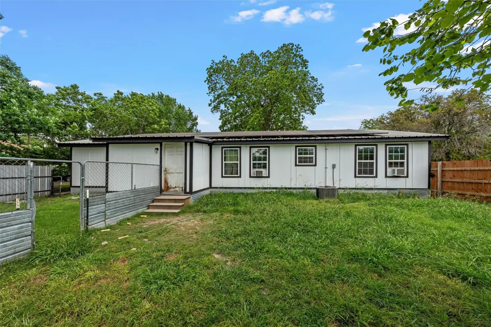 209 Goddard Street Mart, TX 76664