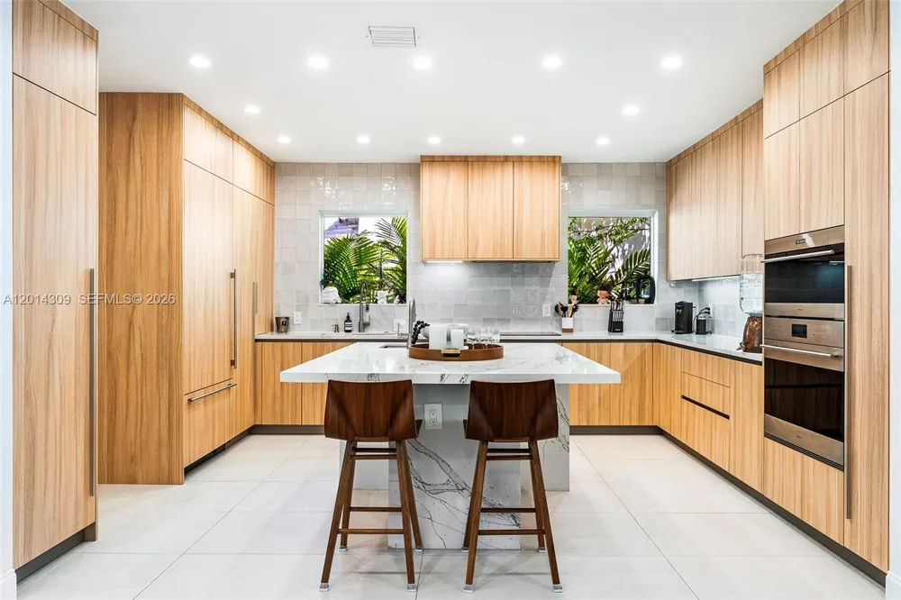 6145 La Gorce Dr Miami Beach, FL 33140