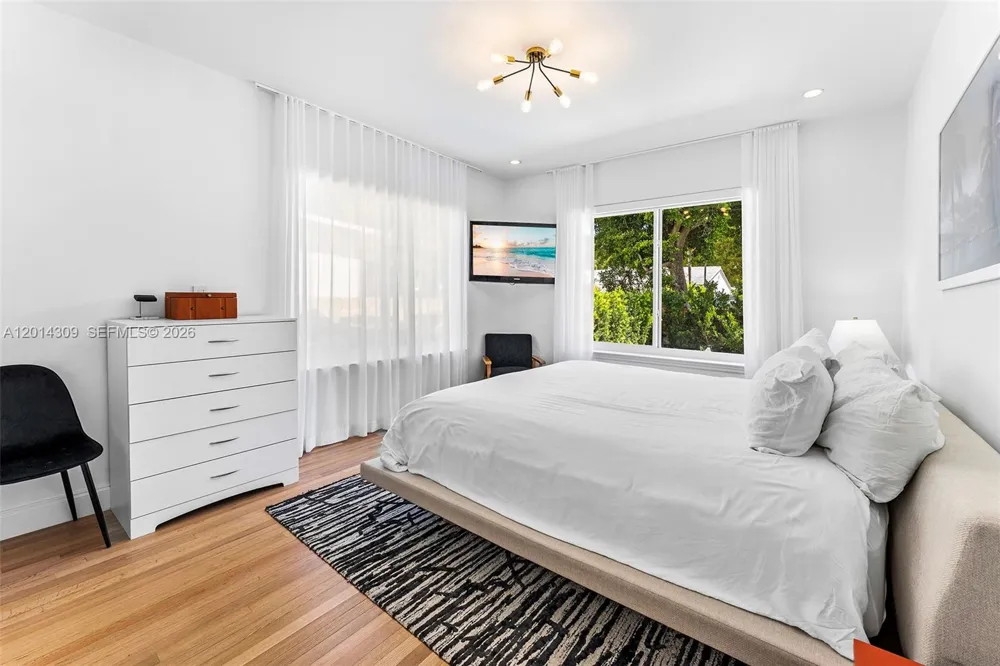6145 La Gorce Dr Miami Beach, FL 33140