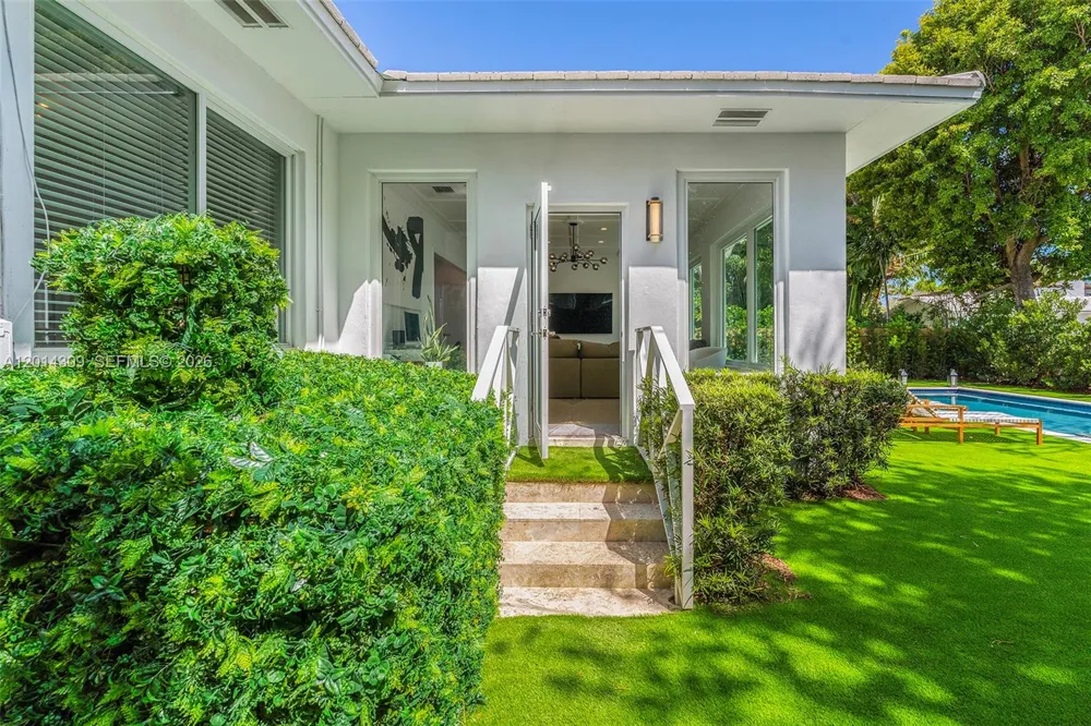 6145 La Gorce Dr Miami Beach, FL 33140