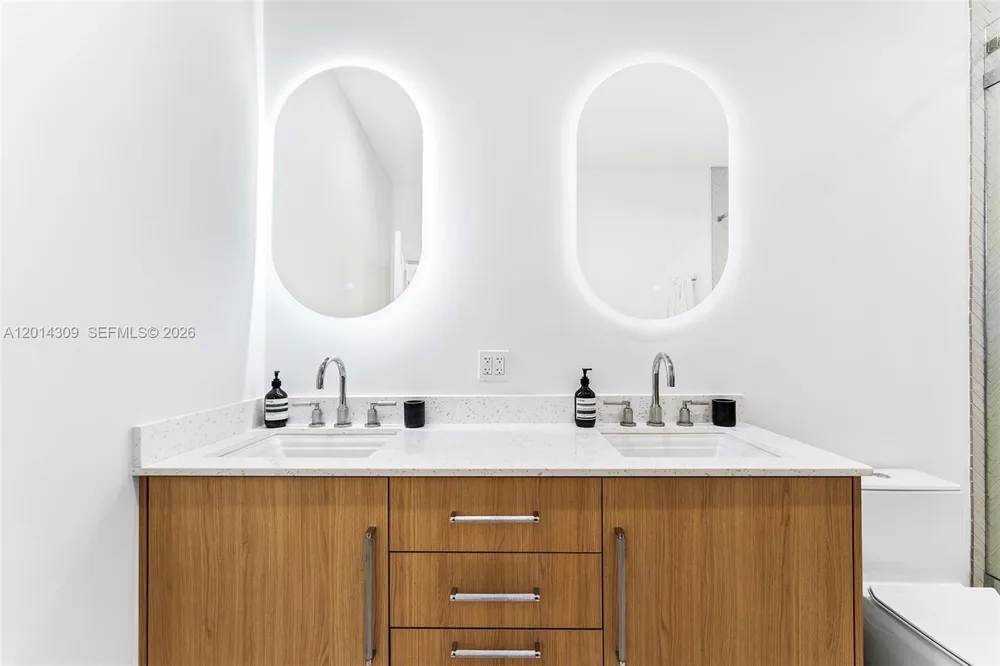 6145 La Gorce Dr Miami Beach, FL 33140