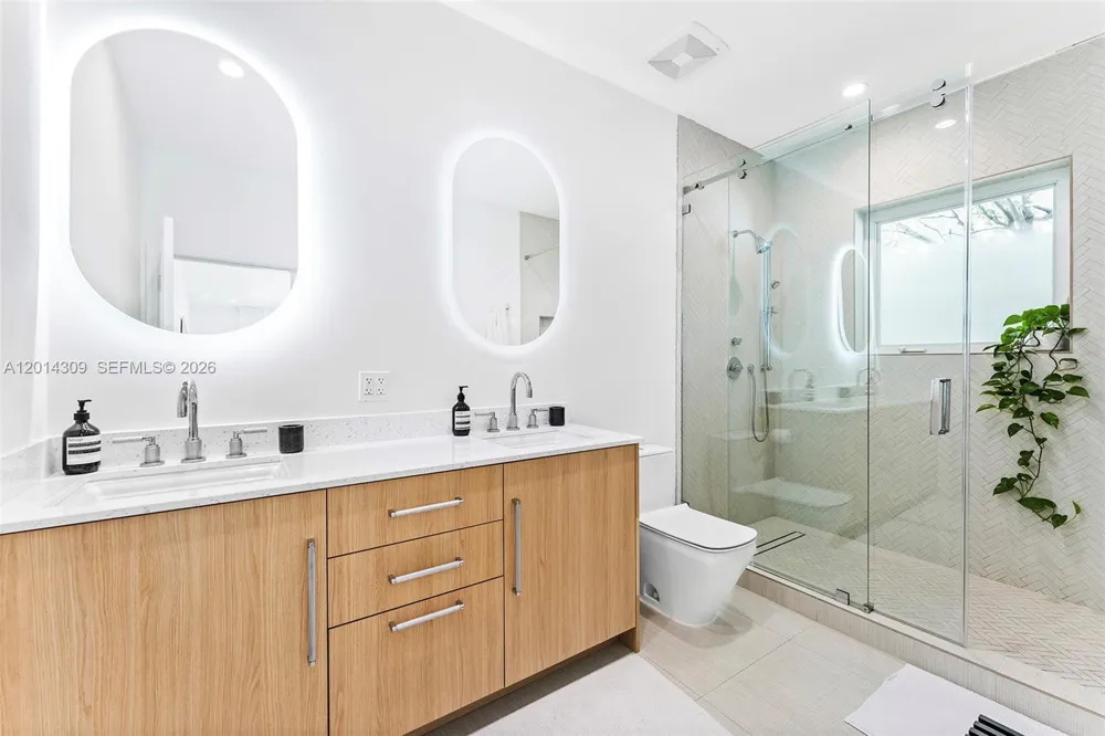 6145 La Gorce Dr Miami Beach, FL 33140
